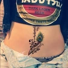 tatuaje para tapar cicatriz de cesárea vertical